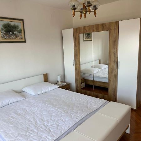Spacious 2-Room Apartment With Beautiful Sea View 크리크베니카 외부 사진