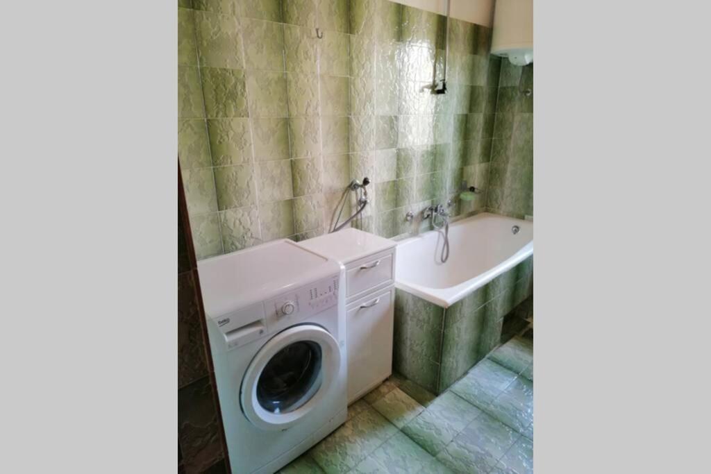 Spacious 2-Room Apartment With Beautiful Sea View 크리크베니카 외부 사진
