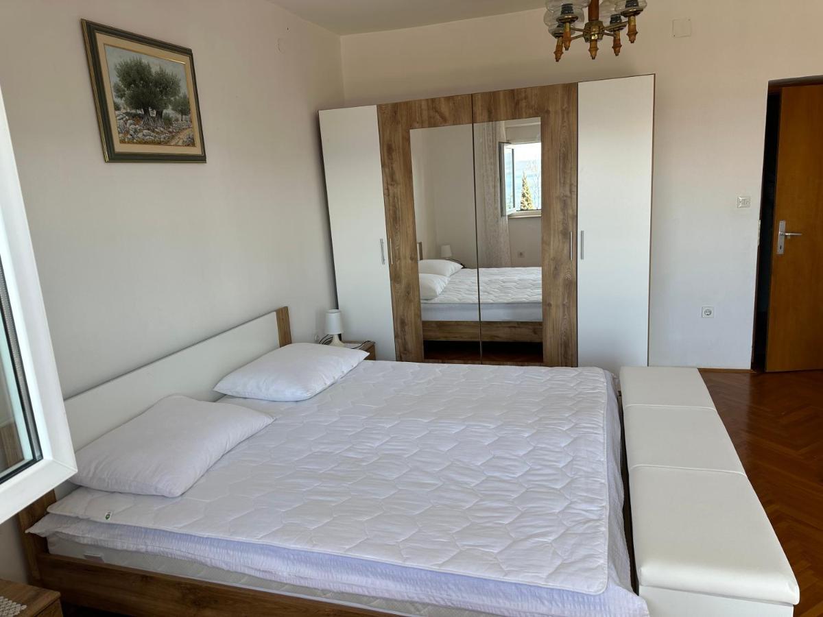 Spacious 2-Room Apartment With Beautiful Sea View 크리크베니카 외부 사진